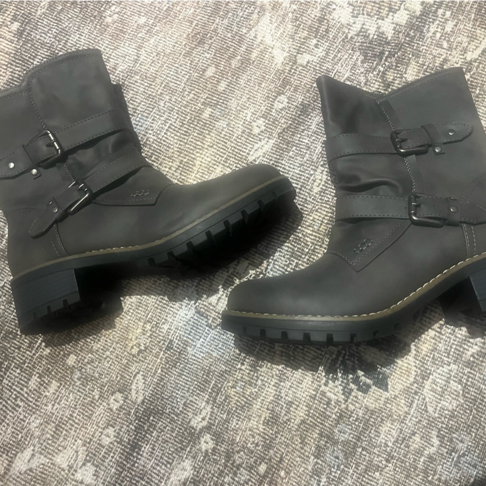 Women's Gray Ankle Boots